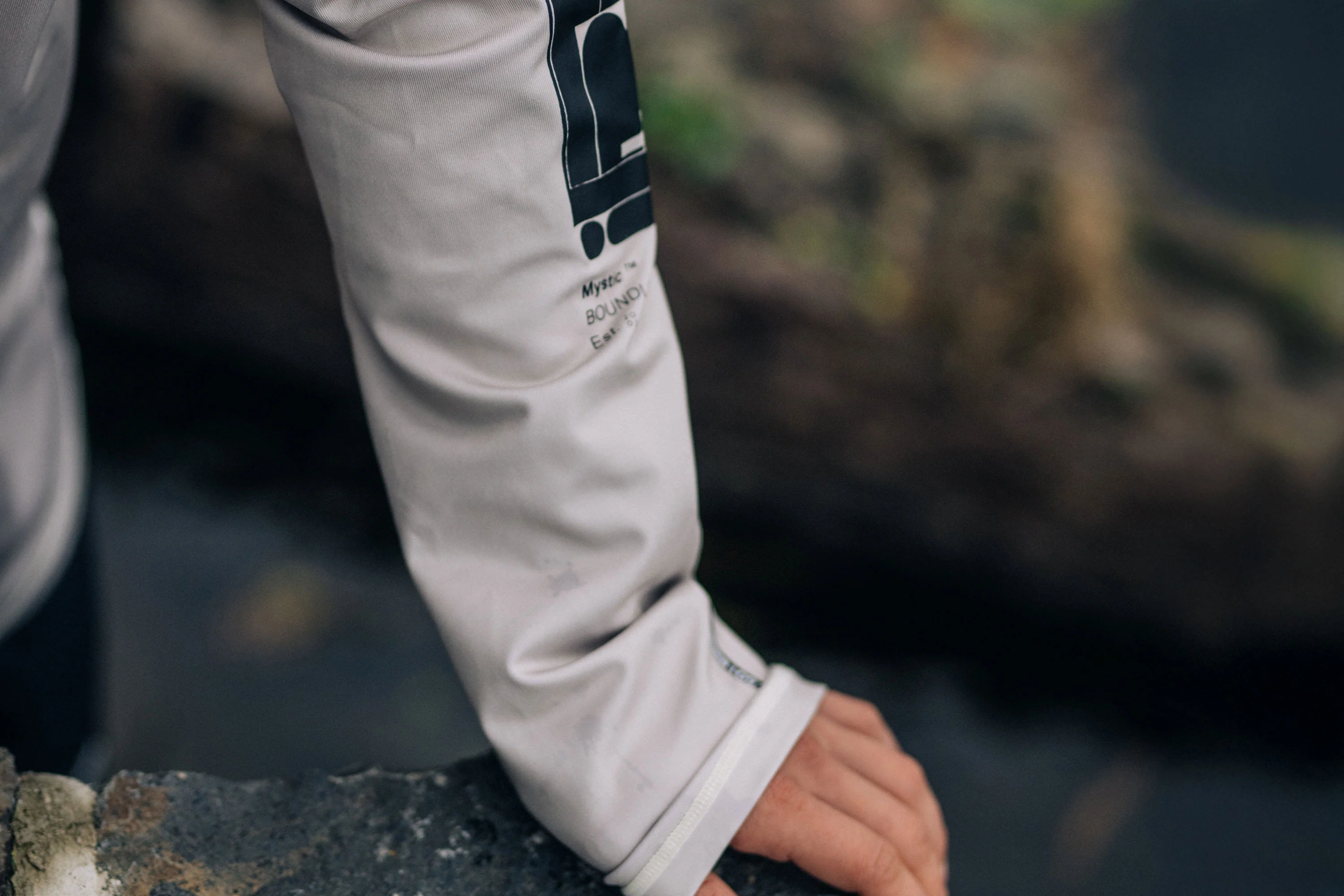 Boarding L/S Rashvest - Image 13
