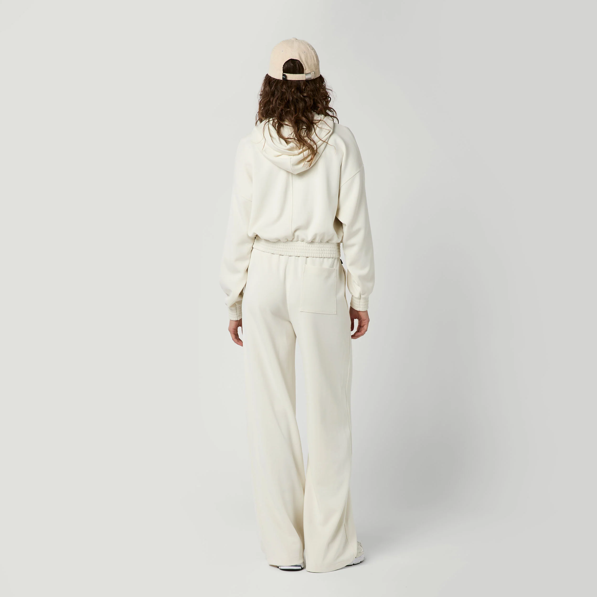 Breezy Hood Sweat Women - Image 8