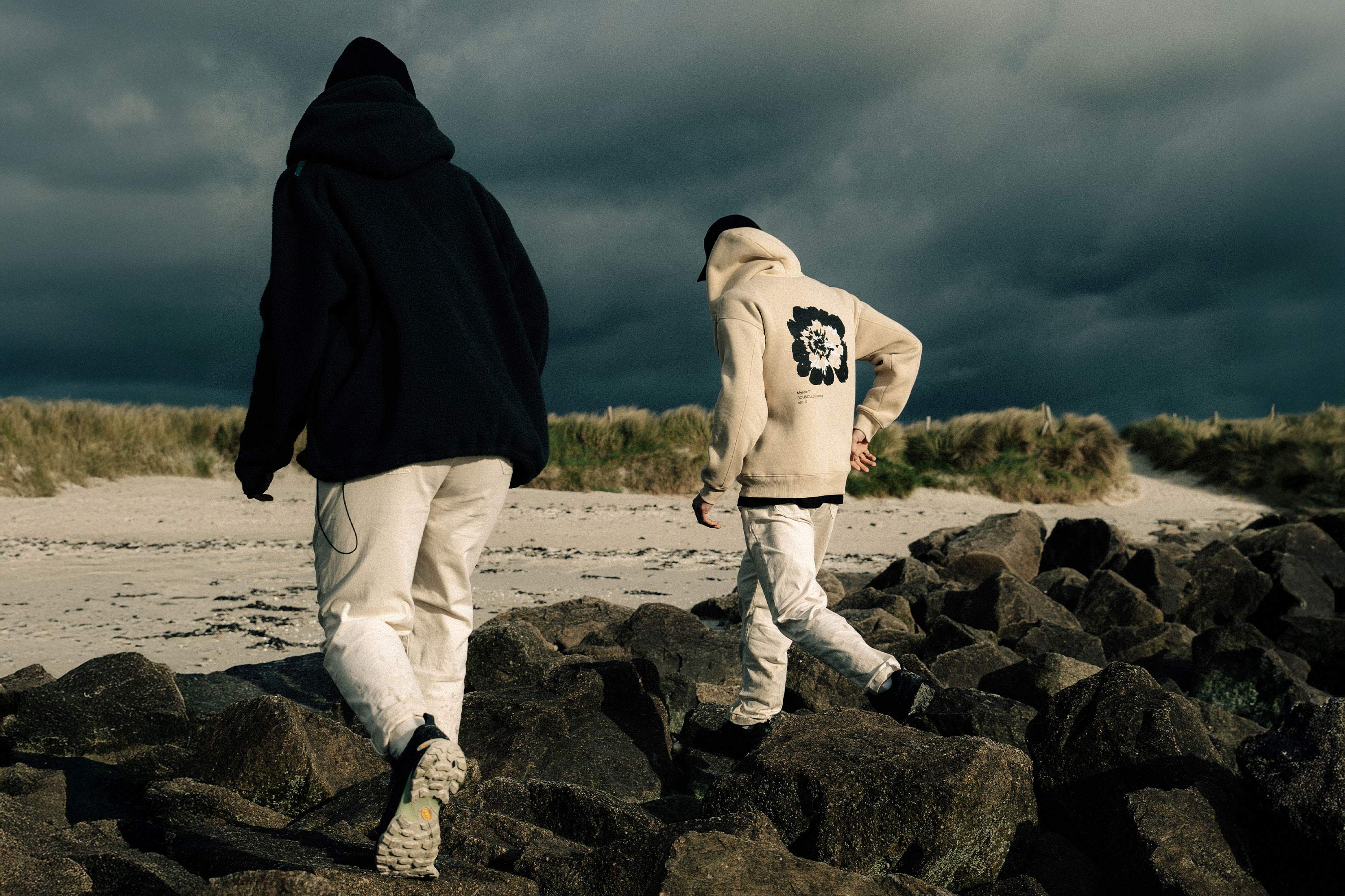 Heartsease Hood Sweat - Image 19