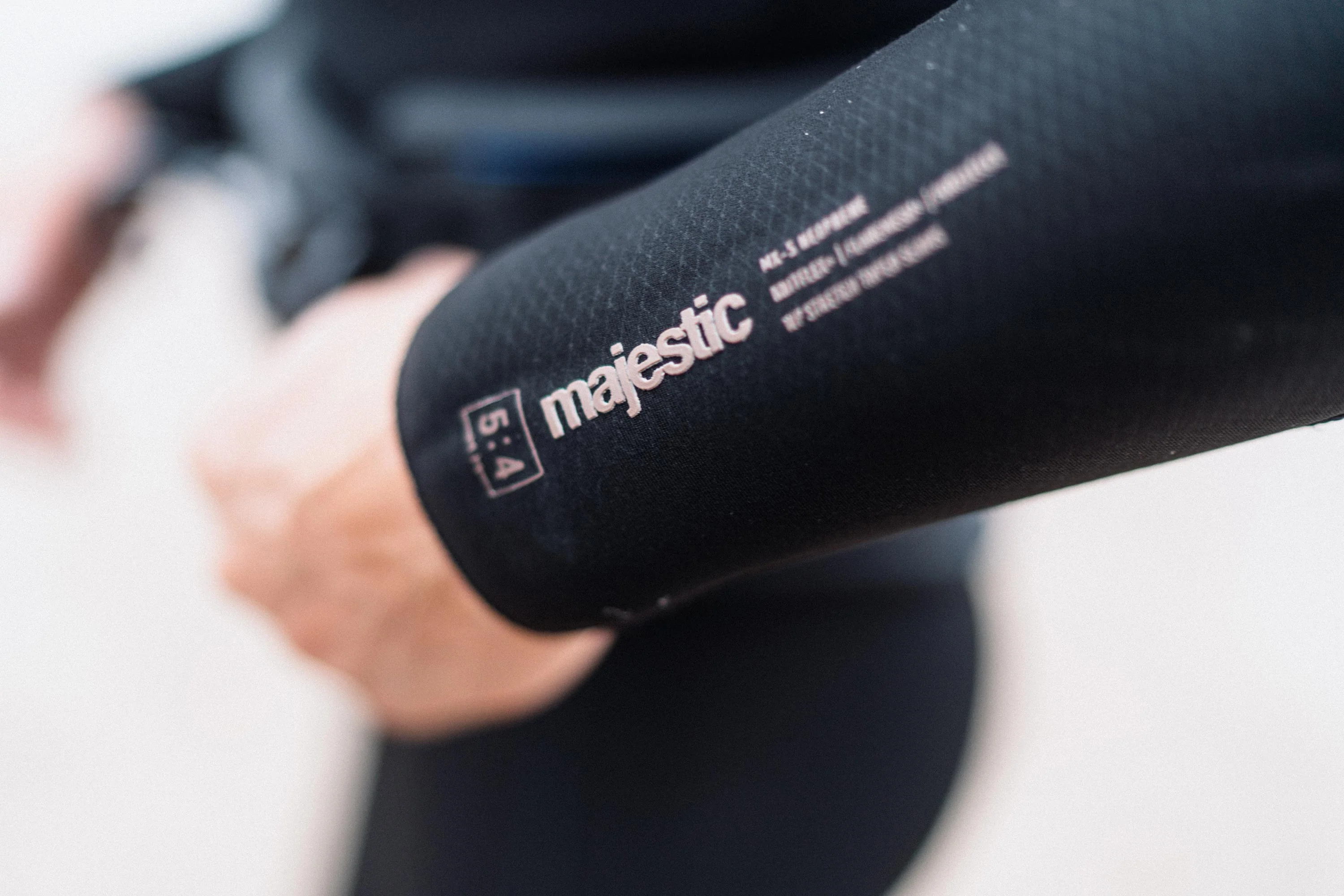 Majestic Fullsuit 3/2mm Fzip - Image 11