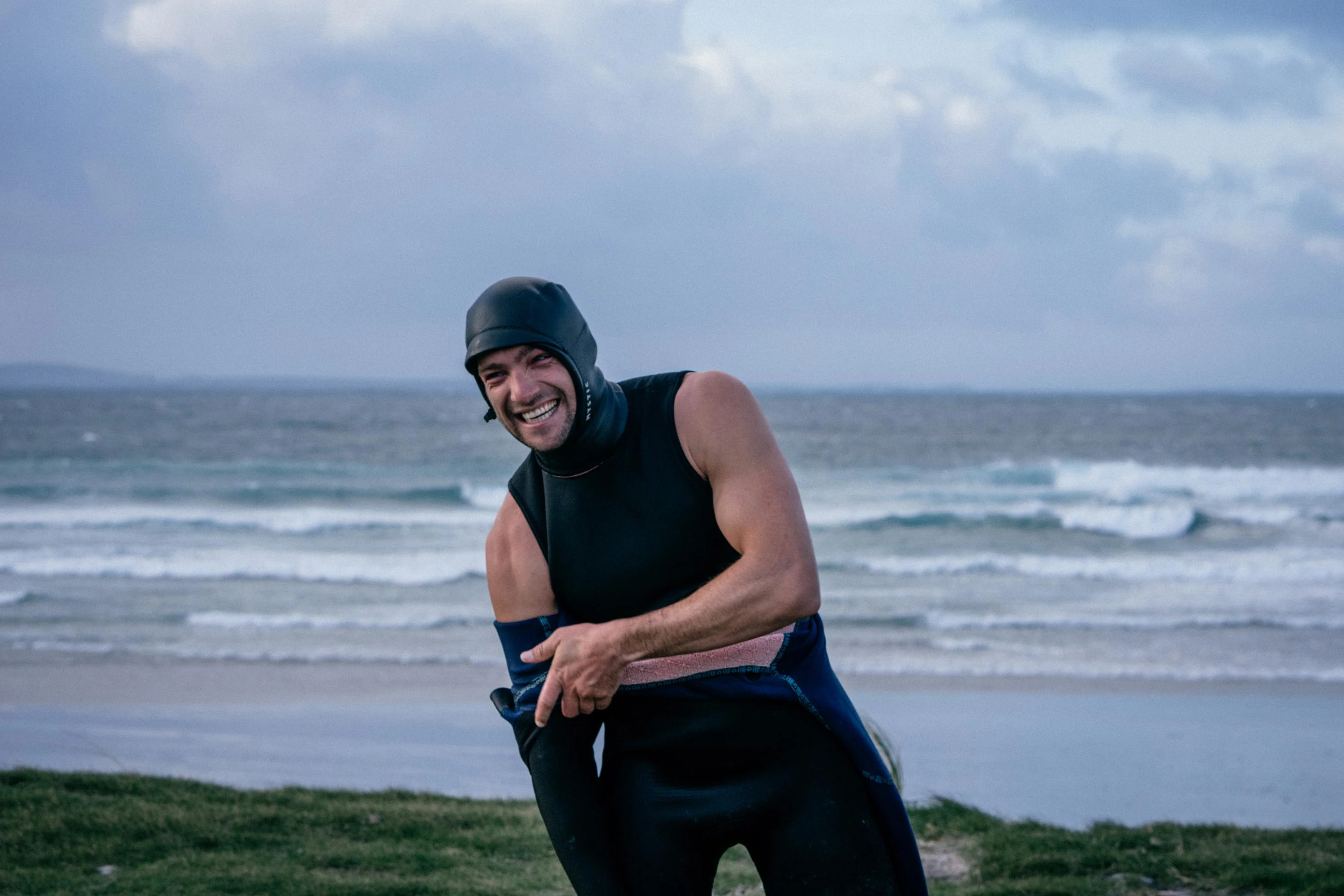 Neoprene Top with hood 3/2mm - Image 5