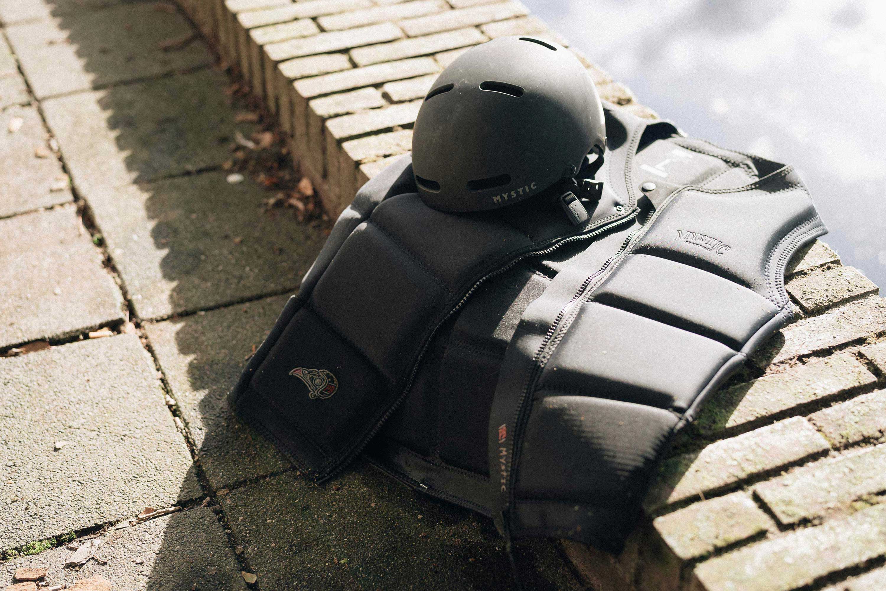 Peacock Impact Vest Fzip Wake - Image 11