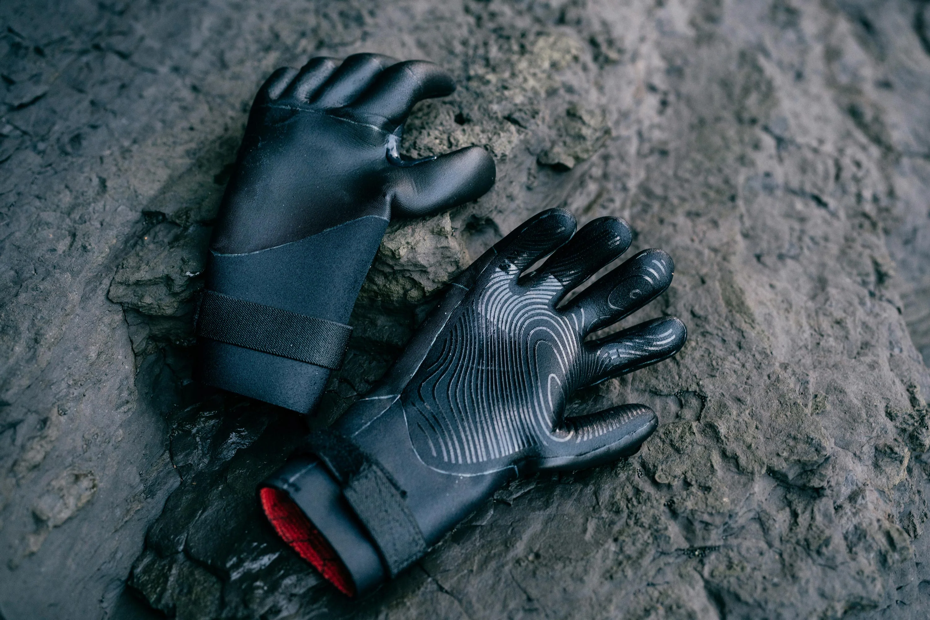 Supreme Glove 4mm Precurved - Image 5