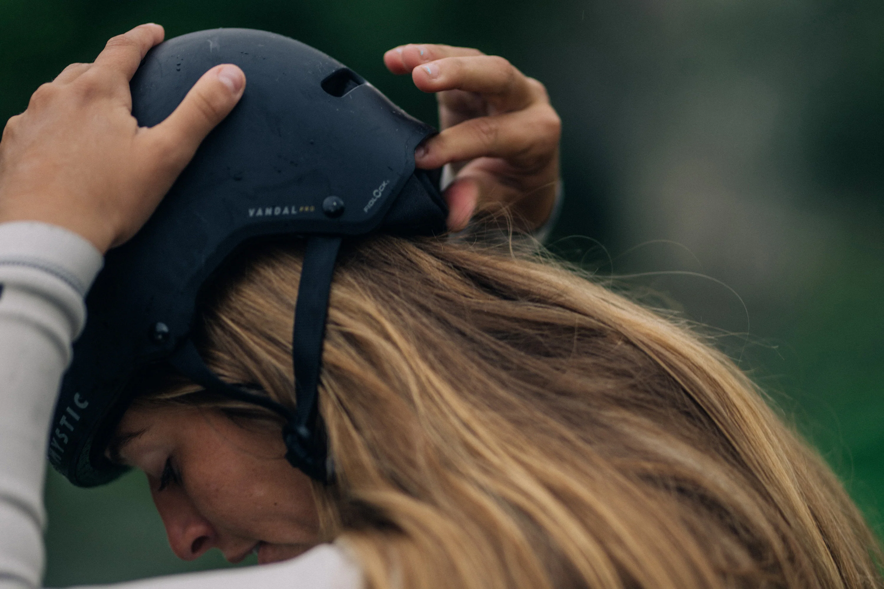 Vandal Pro Helmet - Image 36